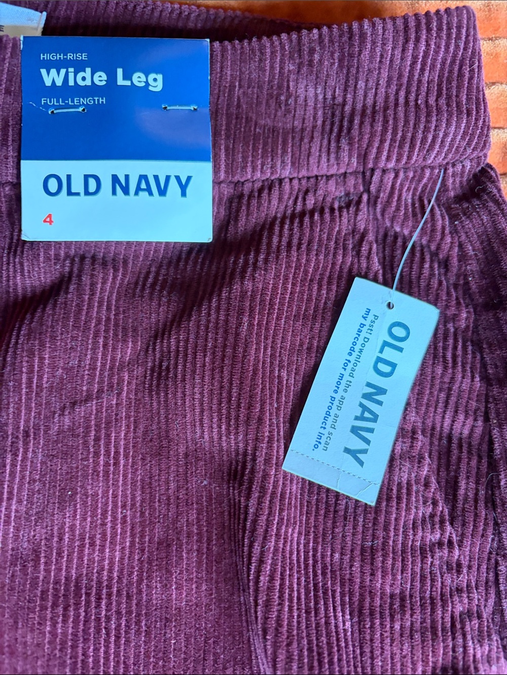 Old Navy Wide-Leg Corduroy Pants in Burgundy - Picture 3 of 4